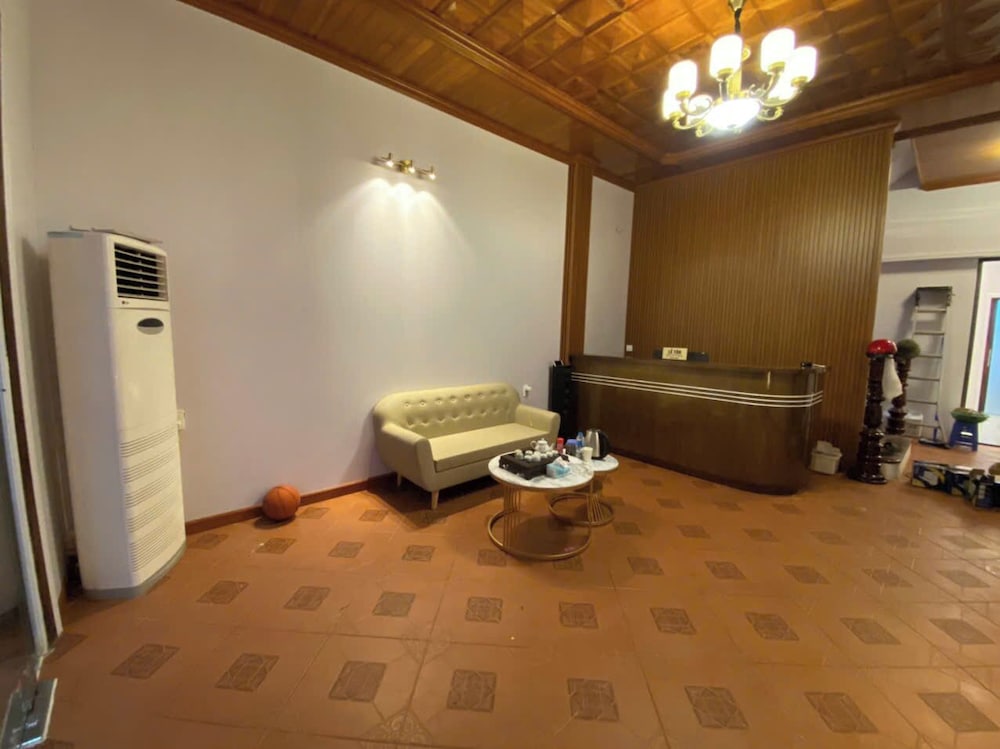 Van Mieu Garden House
