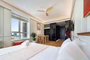 Hotel Free Pool The Manor Luxury Condotel cazare Quan Binh Thanh