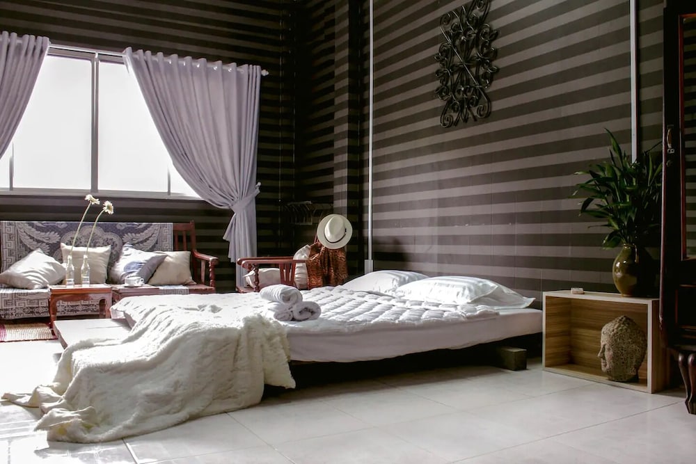 Nha Saigon