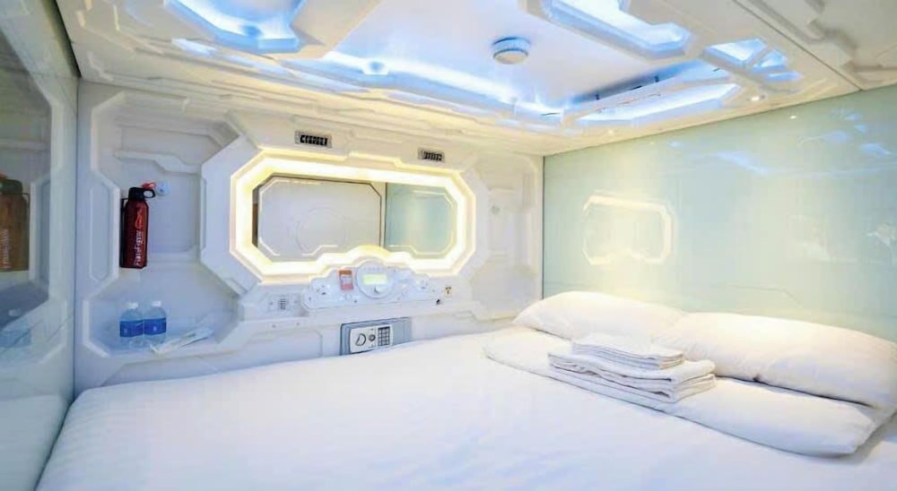 Hotel Capsule Riverside Saigon