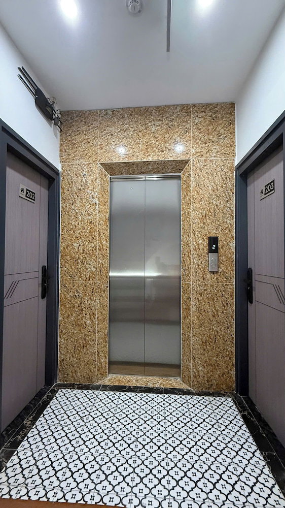 Aira Kim Ma Apartment
