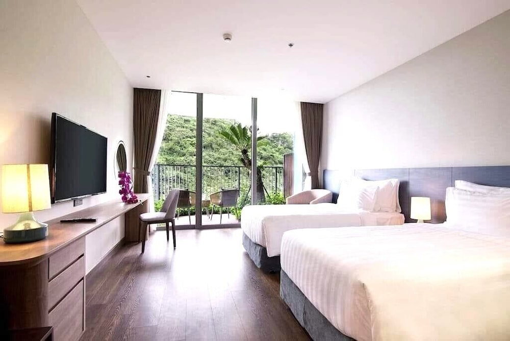 Forest Sky Villa - Flamingo Cat Ba