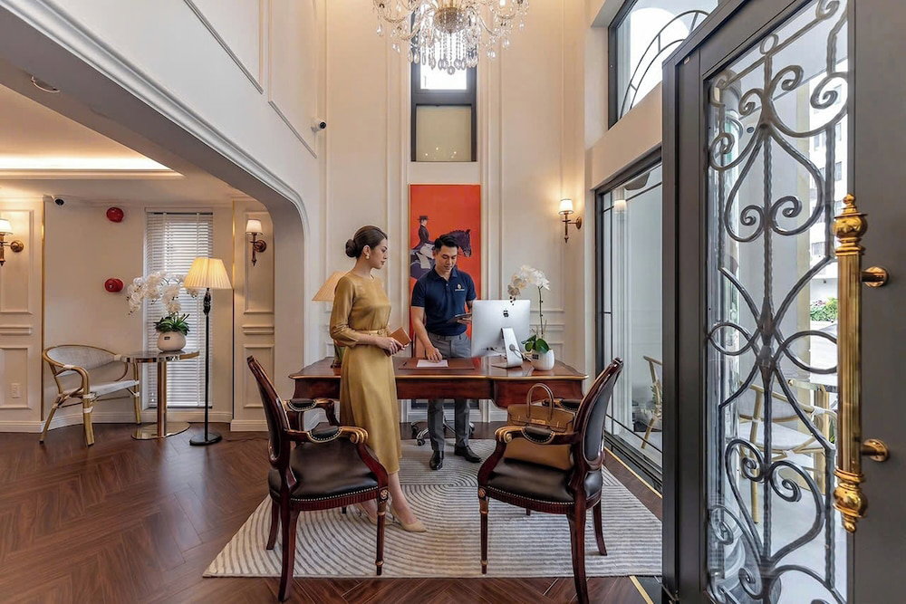 Golden Sun Apartment & Hotel
