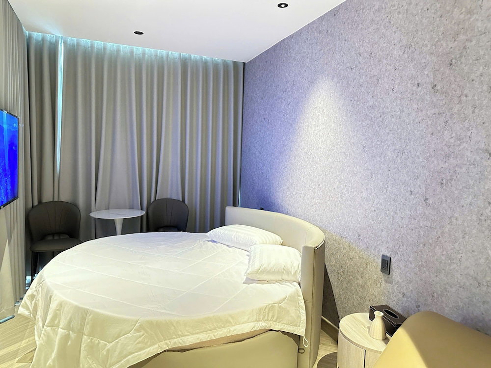 Hotel Ánh Trăng Luxury Hotel