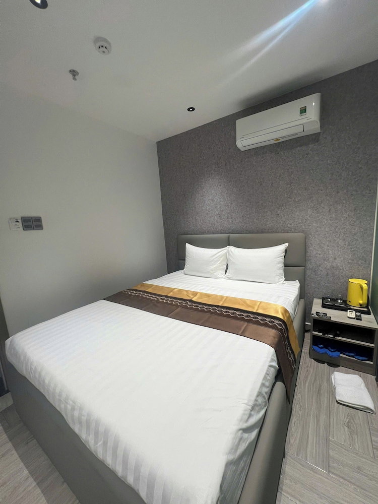 Ánh Trăng Luxury Hotel
