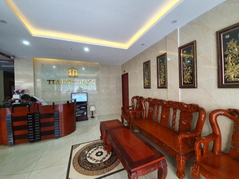 Truong Giang Hotel