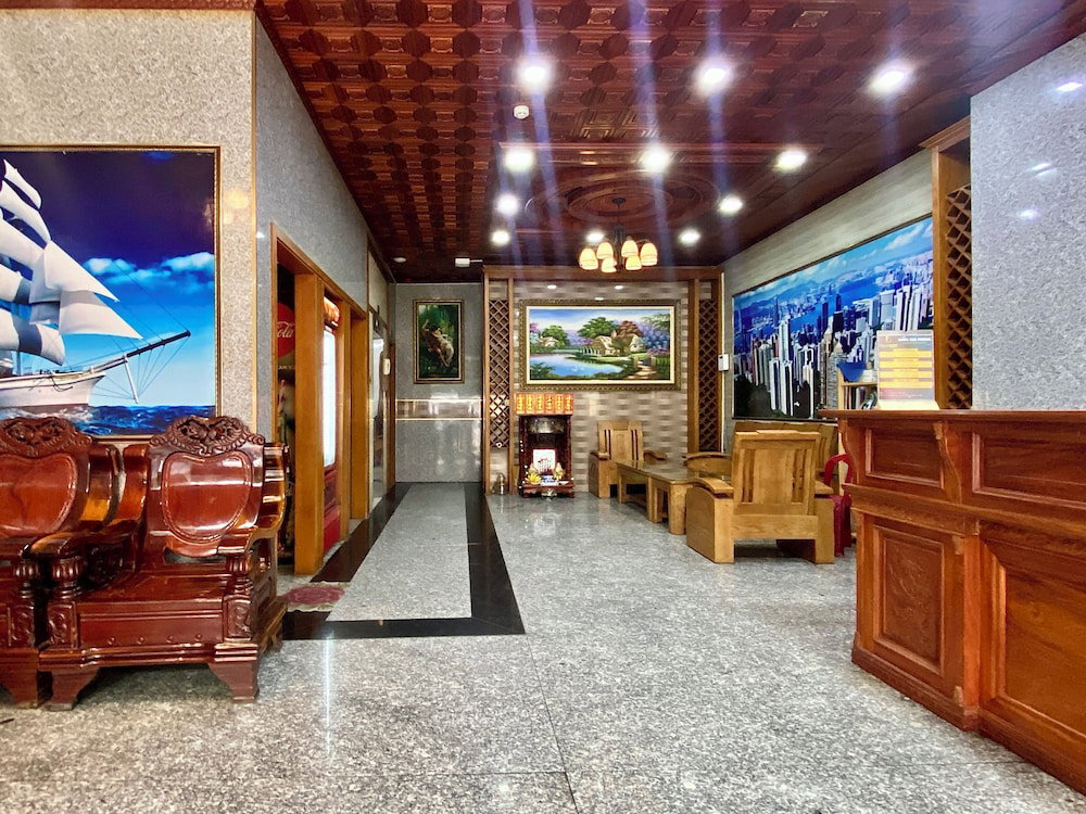Hoang Quan Hotel - Go Vap