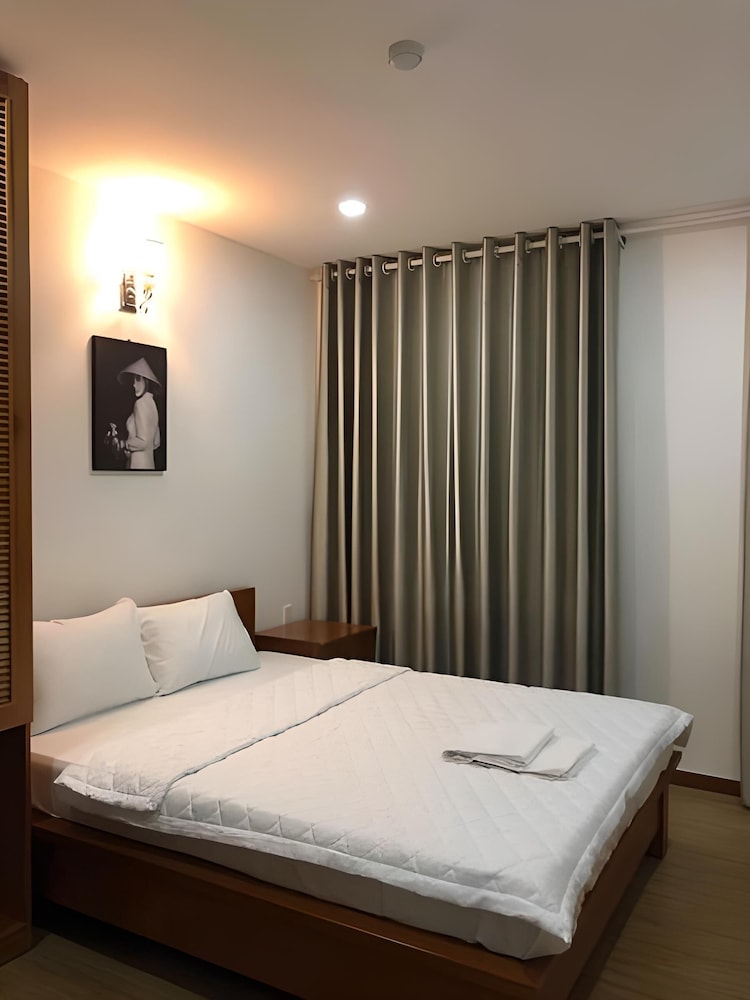 Le Dai Phat Hotel Q6 - By Bay Luxury