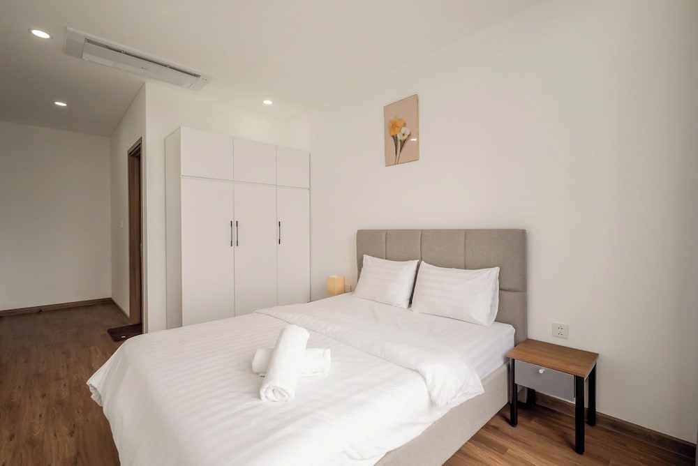 Opal Saigon Pearl Premier Residence