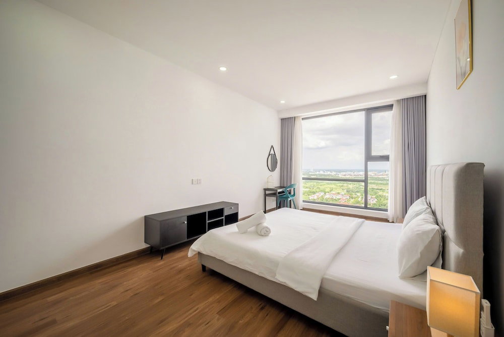 Opal Saigon Pearl Premier Residence