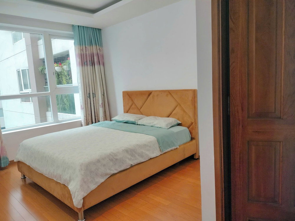 Luxury 2 Bedroom Apartment Sky Center