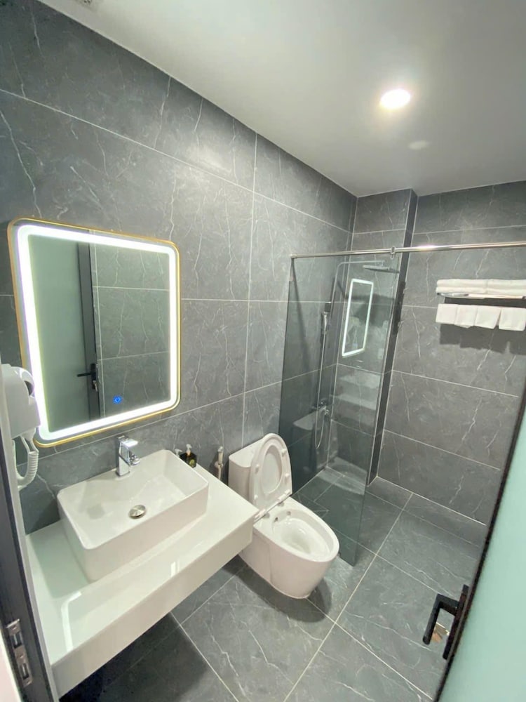 Golden Hotel Sg By Bay Luxury