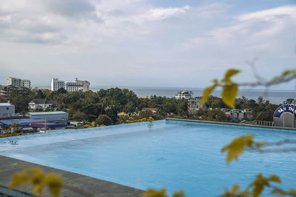 Golden Daisy Hotel