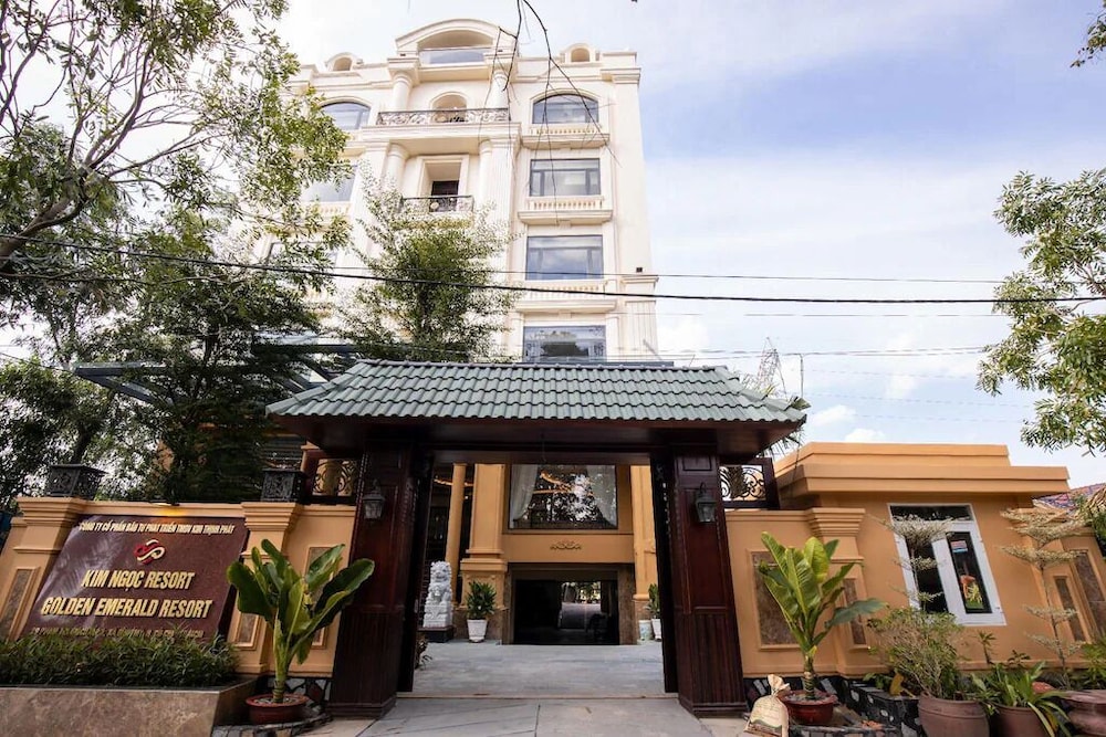Hotel Golden Emerald Resorts