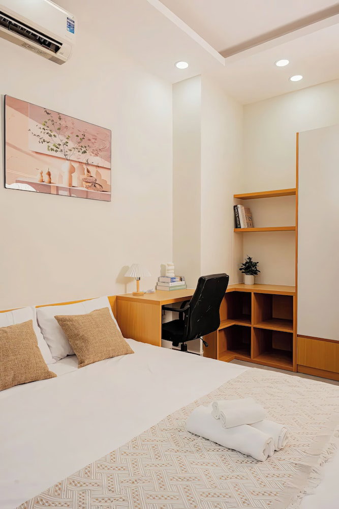 Modern Apartment - Garden Gate
