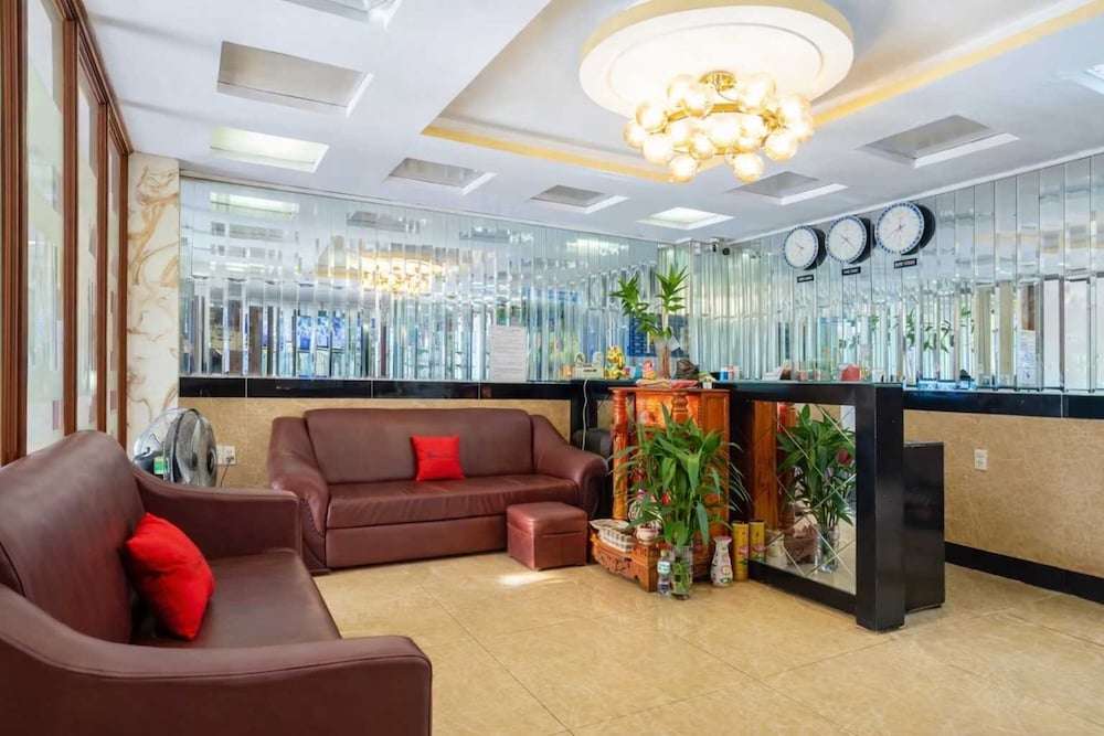 Hotel Collection O Long Phung Hotel