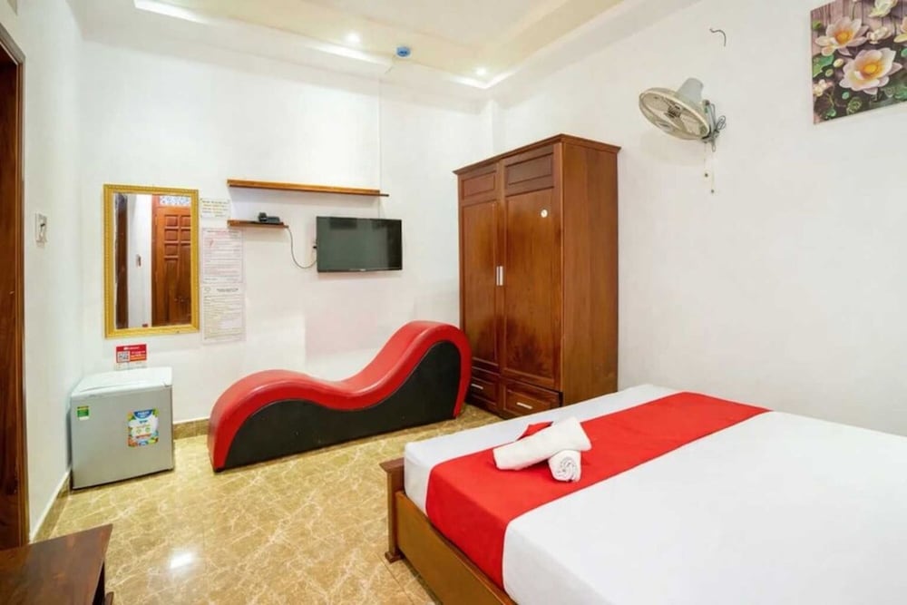 Collection O Long Phung Hotel
