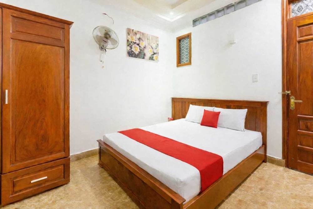 Collection O Long Phung Hotel