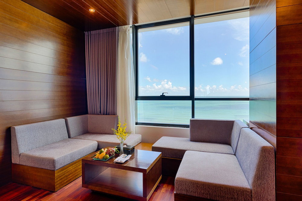 Grand Tourane Hotel