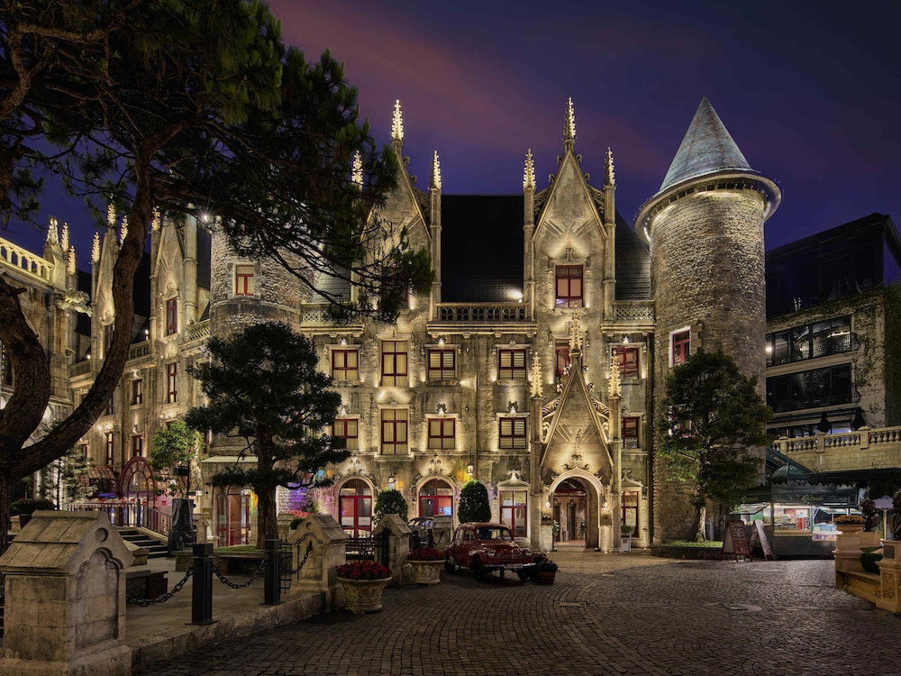 Hotel Mercure Danang French Village Bana Hills