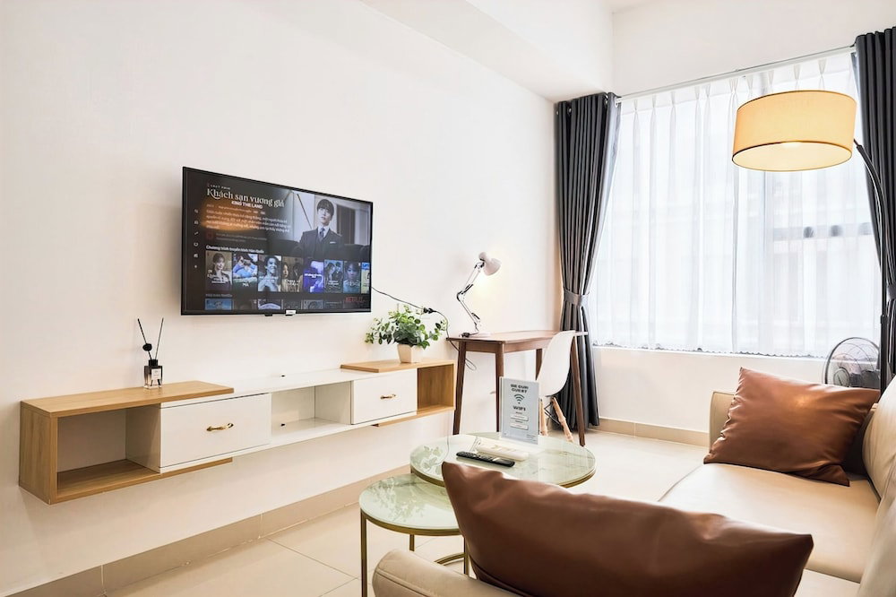Hotel Genius Saigon - Sunrise City View D7