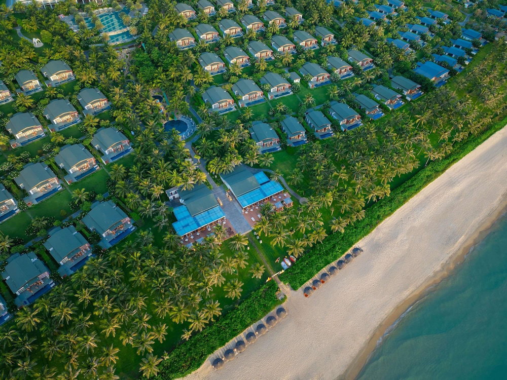 Hotel Mövenpick Resort Cam Ranh