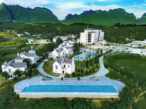 Hotel Venusgiti Hot Spring Resort & Spa cazare Bo