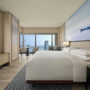 Hotel Courtyard By Marriott Danang Han River cazare Son Tra