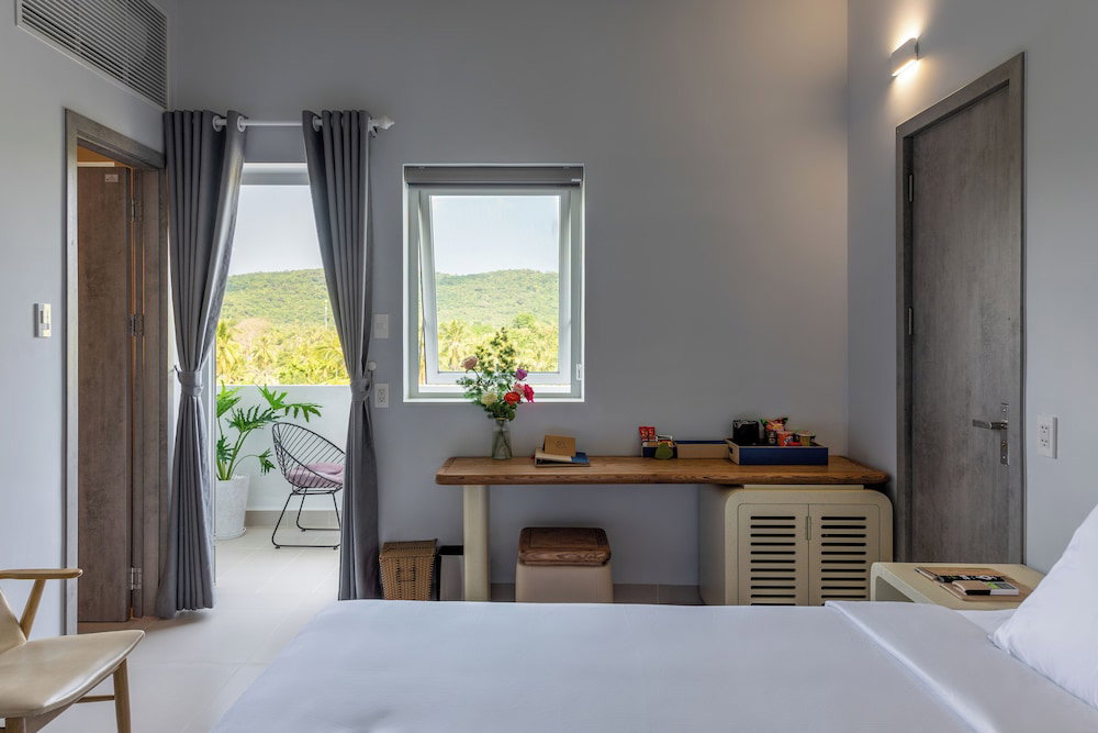 The Up Hotel Phu Quoc Island - The Poolside Escape