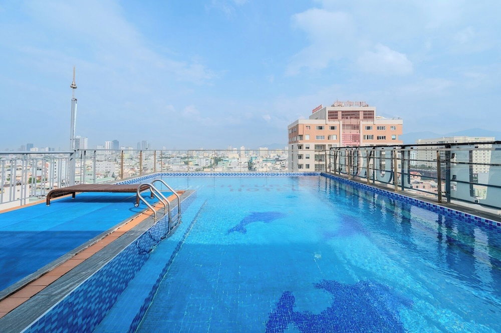 Hotel Maxhome Luxury Hotel
