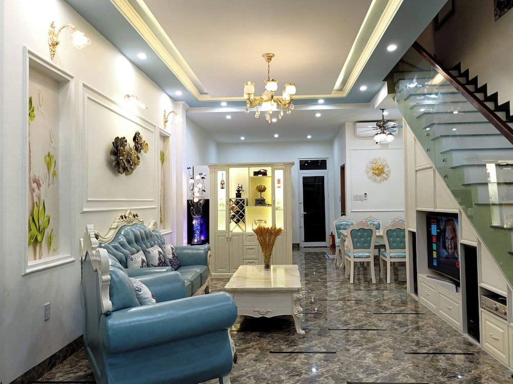 Hotel Aroma Luxury Villa