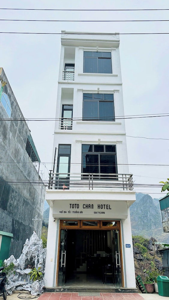Hotel Toto Chan Hotel