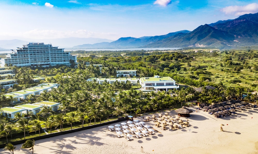 Hotel Cam Ranh Riviera Beach Resort & Spa