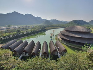 Hotel Vedana Resort Ninh Binh cazare Hang Tram