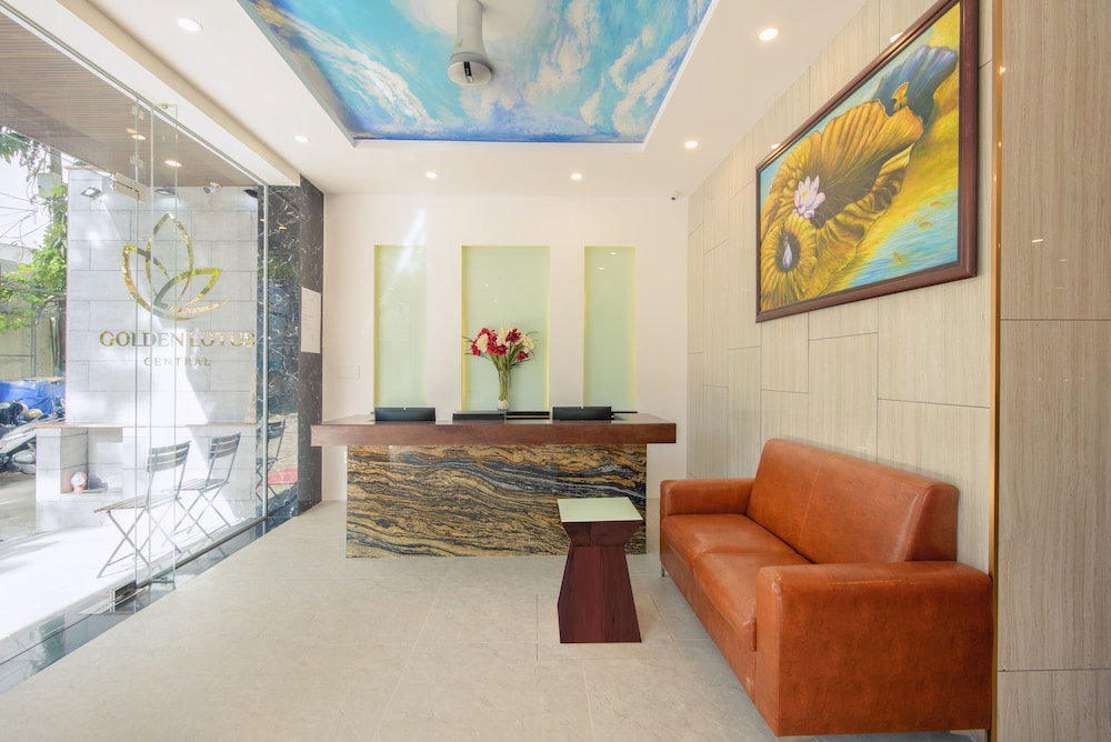 Titan Hotel (Formerly Known As Golden Lotus Central)