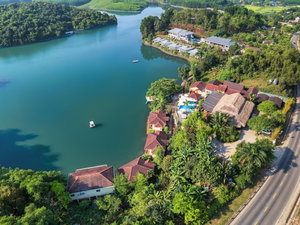 Hotel Phong Nha Lake House cazare Hoan Lao
