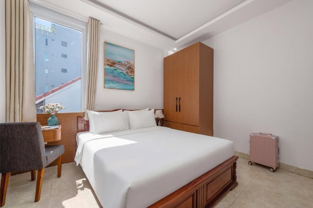 Lumina Star Hotel