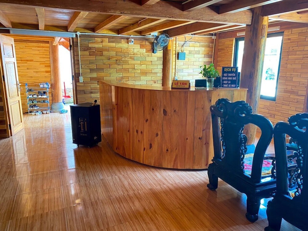 Plum Hillside Lodge