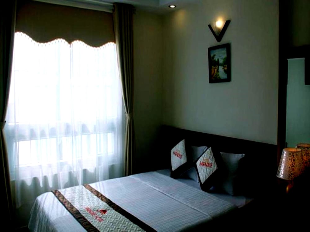 Paradise Hotel