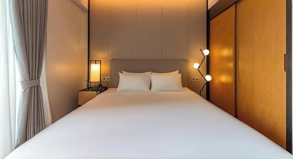 Tropic Moderne Beachside Residences