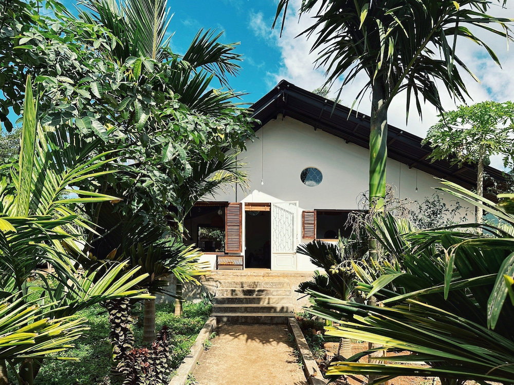 Hotel An Nhien Farmstay & Resort