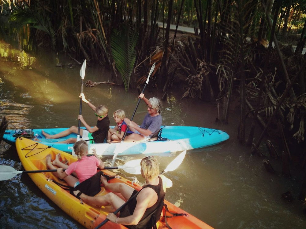 Hotel Bentre Coco Lodge