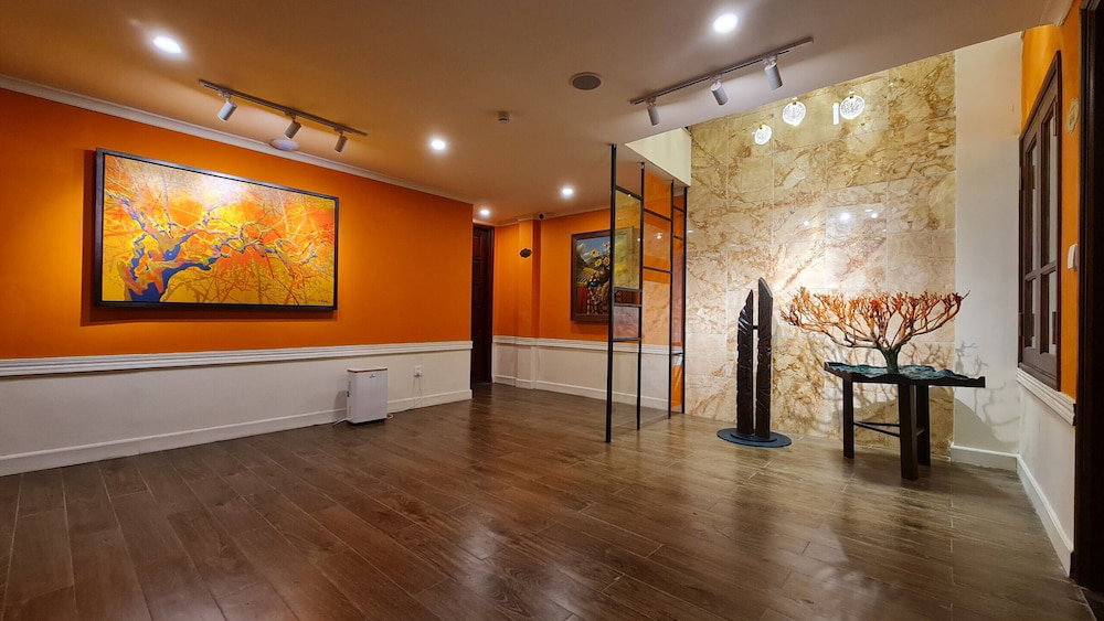 Cat Cat Galerie D'art
