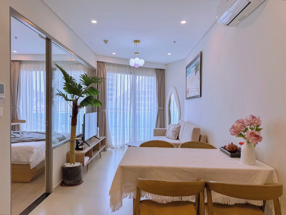 Lisa House - The Sóng Condotel Vũng Tàu