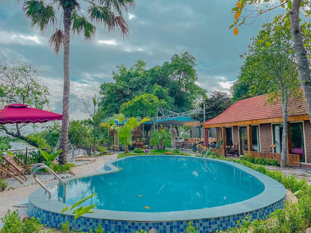 Hotel D&D Riverside Homestay