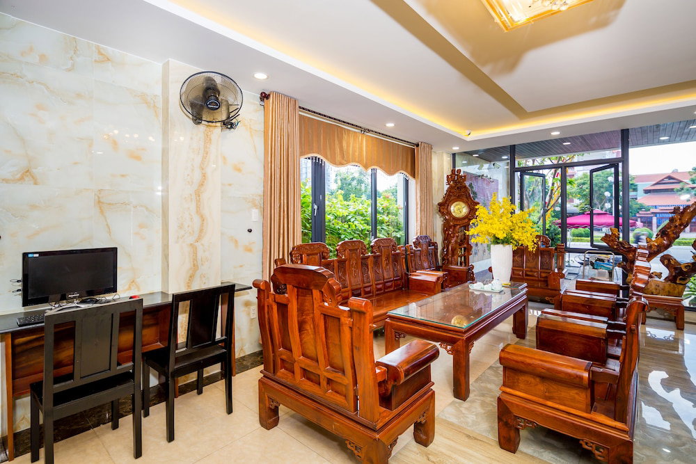 La Maison Da Nang Beach