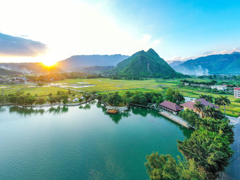 Hotel Mai Chau Lodge