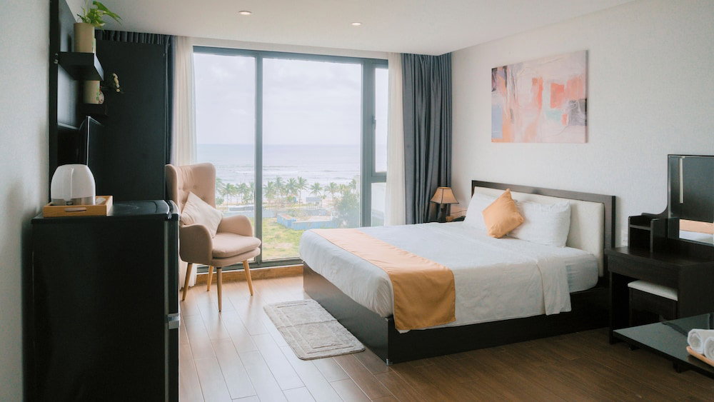 Horizon Front Beach Hotel Danang