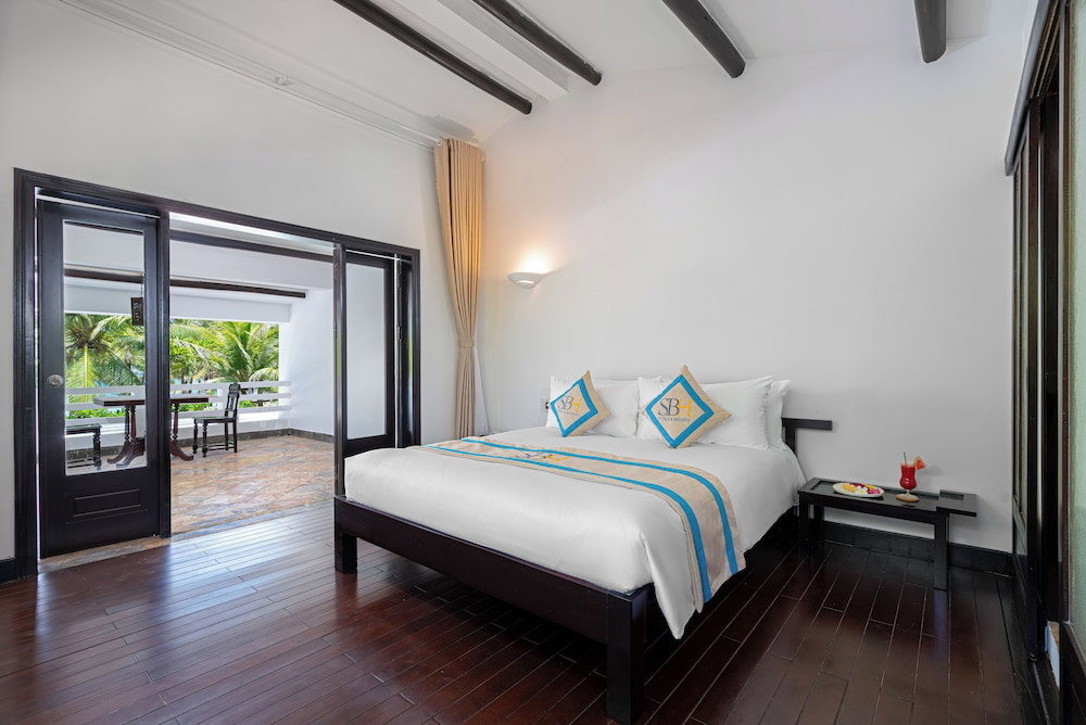 Rmh Le Belhamy Beach Resort.