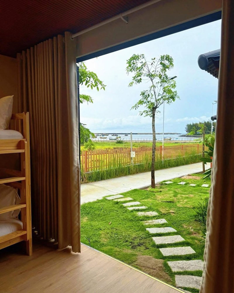 Melaka Ho Tram - Beachside Bungalows